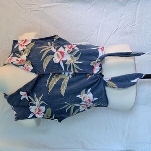 Shaver Lake Hawaiian Print Denim Tie-Front, Collared Sleeveless Top